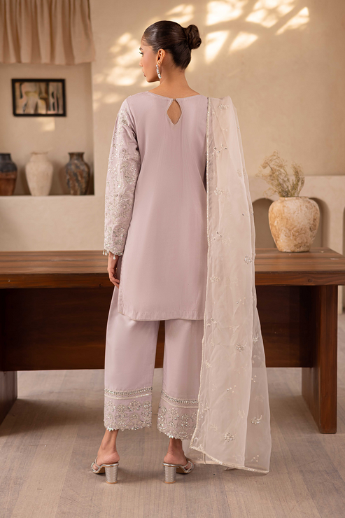 Emaan Adeel | Noore Festive Formals | YALINA