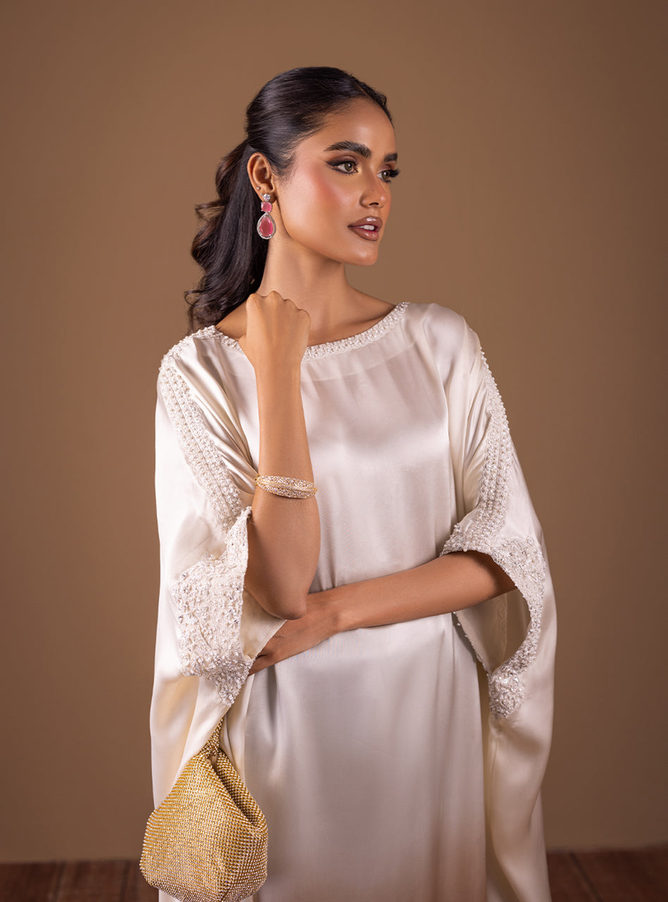 Zainab Chottani | Semi Formals | CHAMPAGNE FLAME