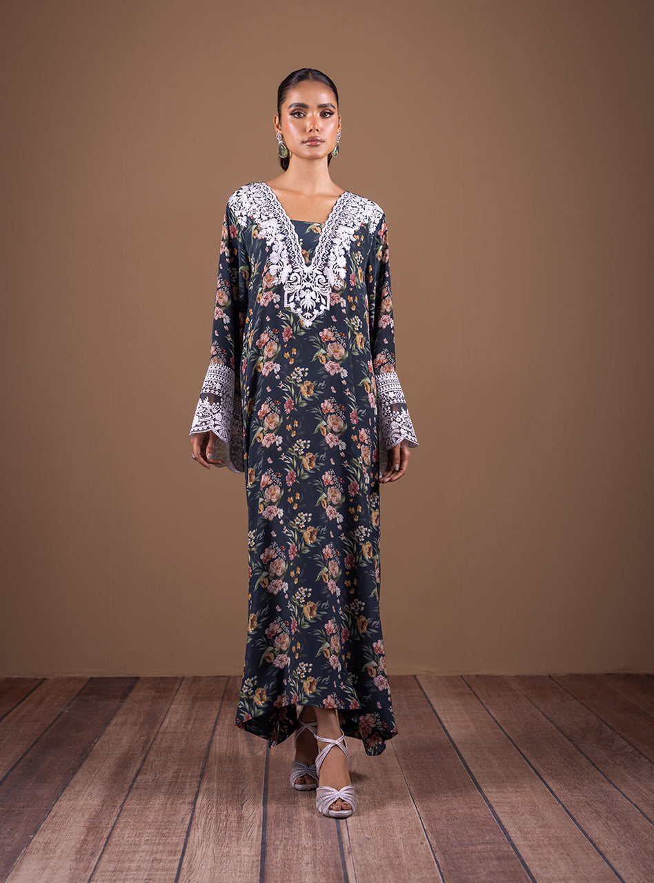 Zainab Chottani | Semi Formals | MIDNIGHT FLORAL