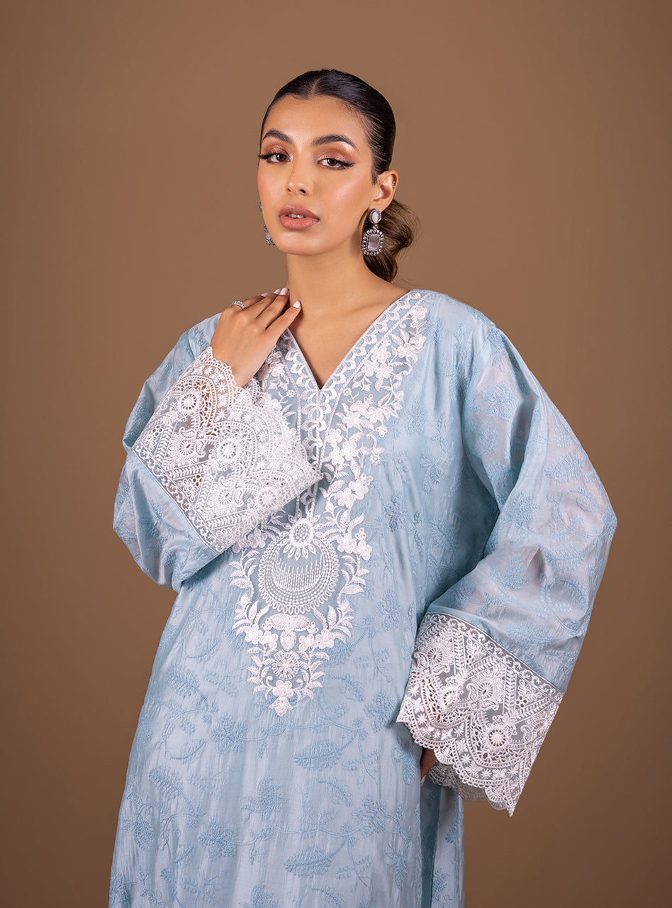 Zainab Chottani | Semi Formals | AQUA SOPHISTICATION