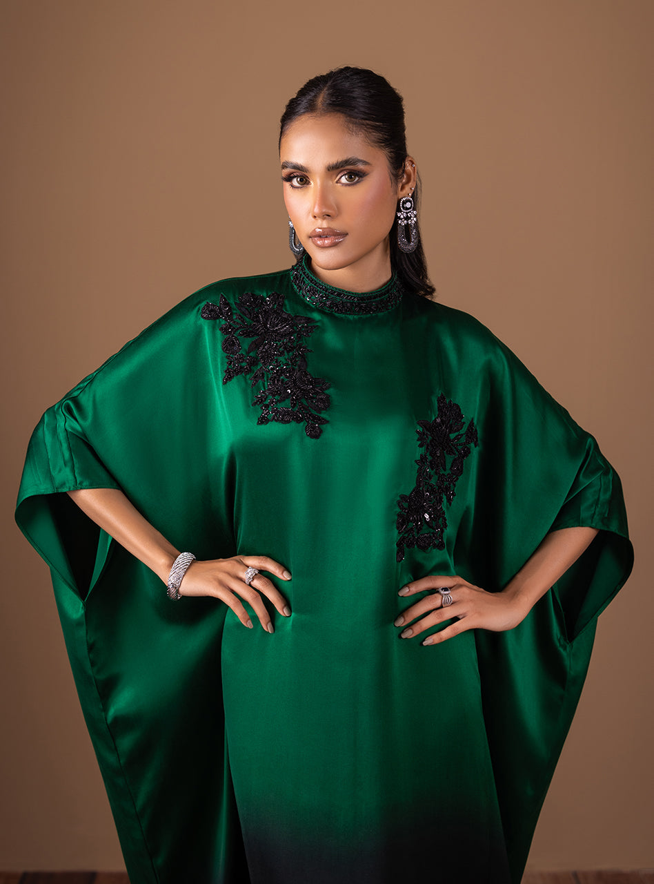 Zainab Chottani | Semi Formals | EMERALD FLAME