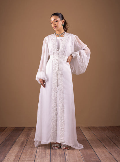 Zainab Chottani | Semi Formals | VANILA FLOW