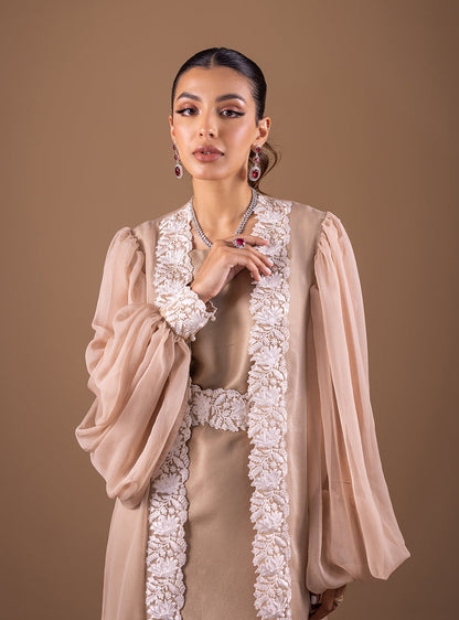Zainab Chottani | Semi Formals | CHAMPAGNE FLOW