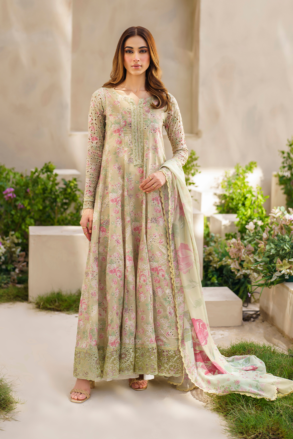 Iznik | Exclusive Lawn | SFL-05 EMBROIDERED LAWN