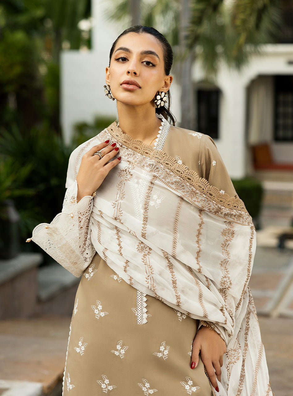 Zainab Chottani | Chikankari 25 | Sia - 11A