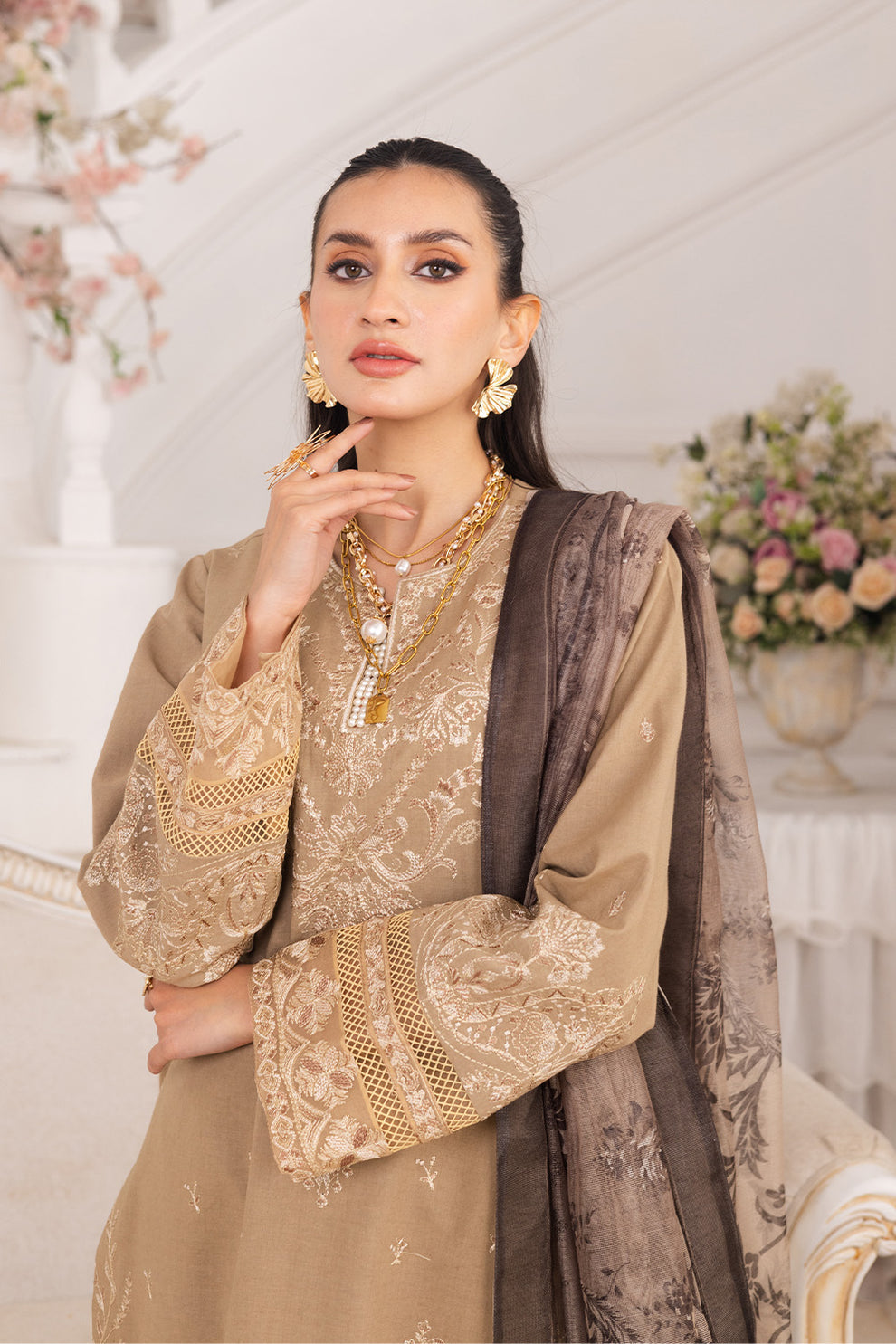 Maryum N Maria | Mira Luxury Lawn | LEYLA - FS50105