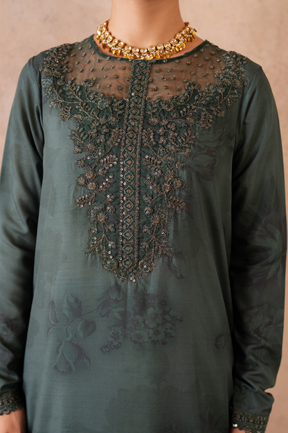 Iznik | Formal Wear | UE-324