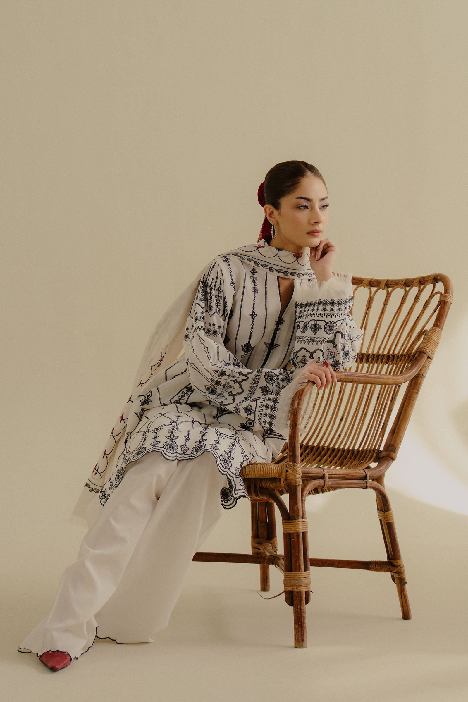 Zara Shahjahan | Coco Lawn 25 | Iris-2B