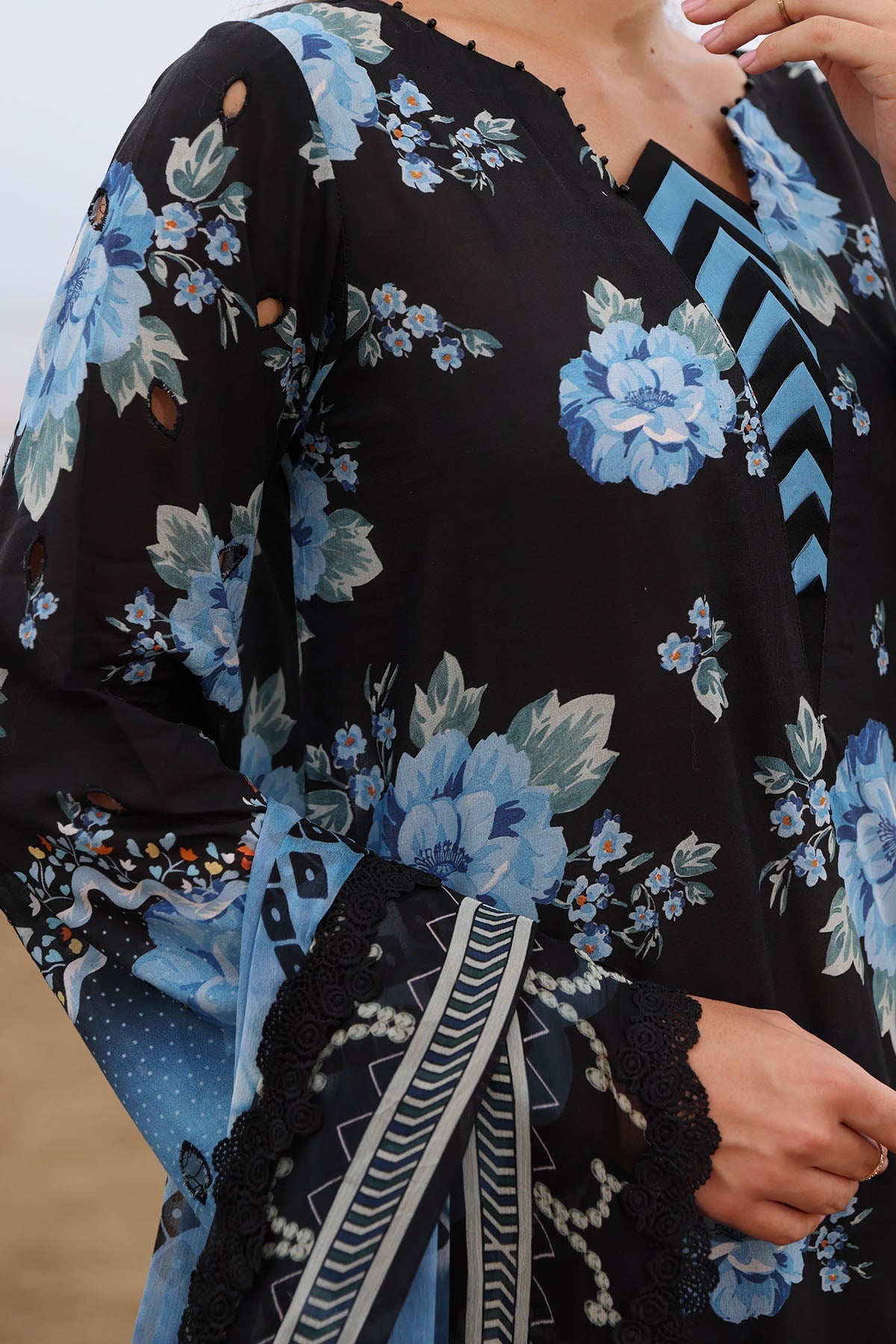 Nureh | Gardenia Embroidered Lawn 25 | NSG-171