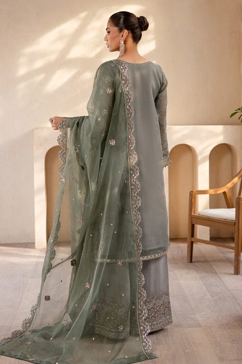 Emaan Adeel | Noore Festive Formals | VELIZA