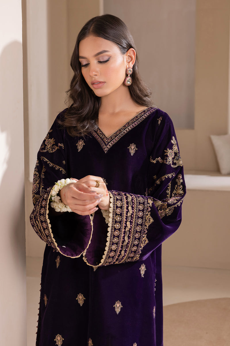 Baroque | Velvet Formals | VELVET UF-420