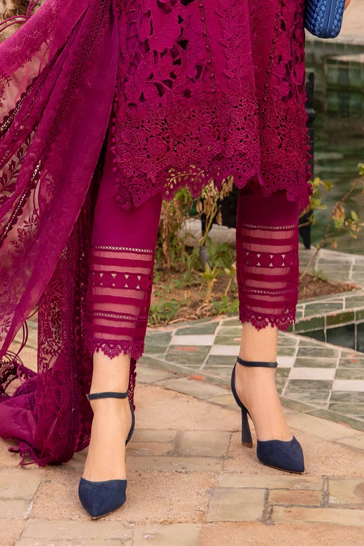 Maria B - D-2409-B - Lawn