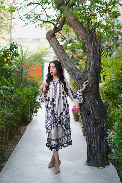 Erum Khan | Nue 25 | Royal Mirage