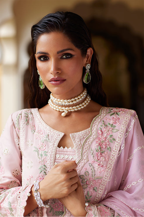 Gulaal | Luxury Lawn 25 | Magnolia
