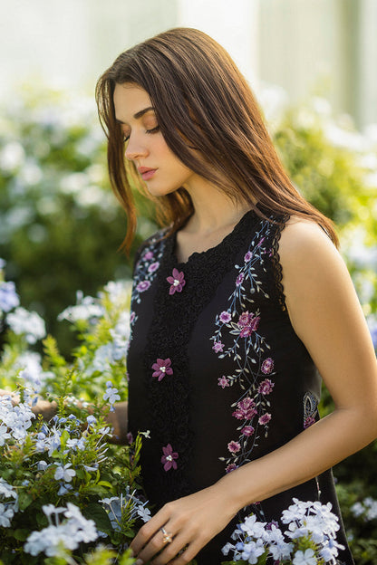 Mushq | Secret Garden Hemline 25 | Thorned Grace