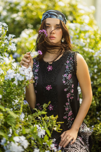 Mushq | Secret Garden Hemline 25 | Thorned Grace