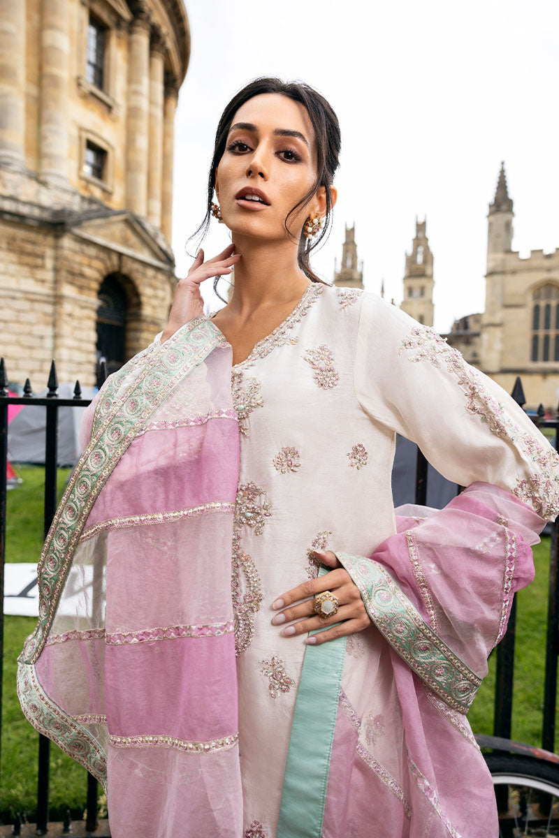 Mushq | Celestine The Oxford Edit 24 | LUMINOUS LACE