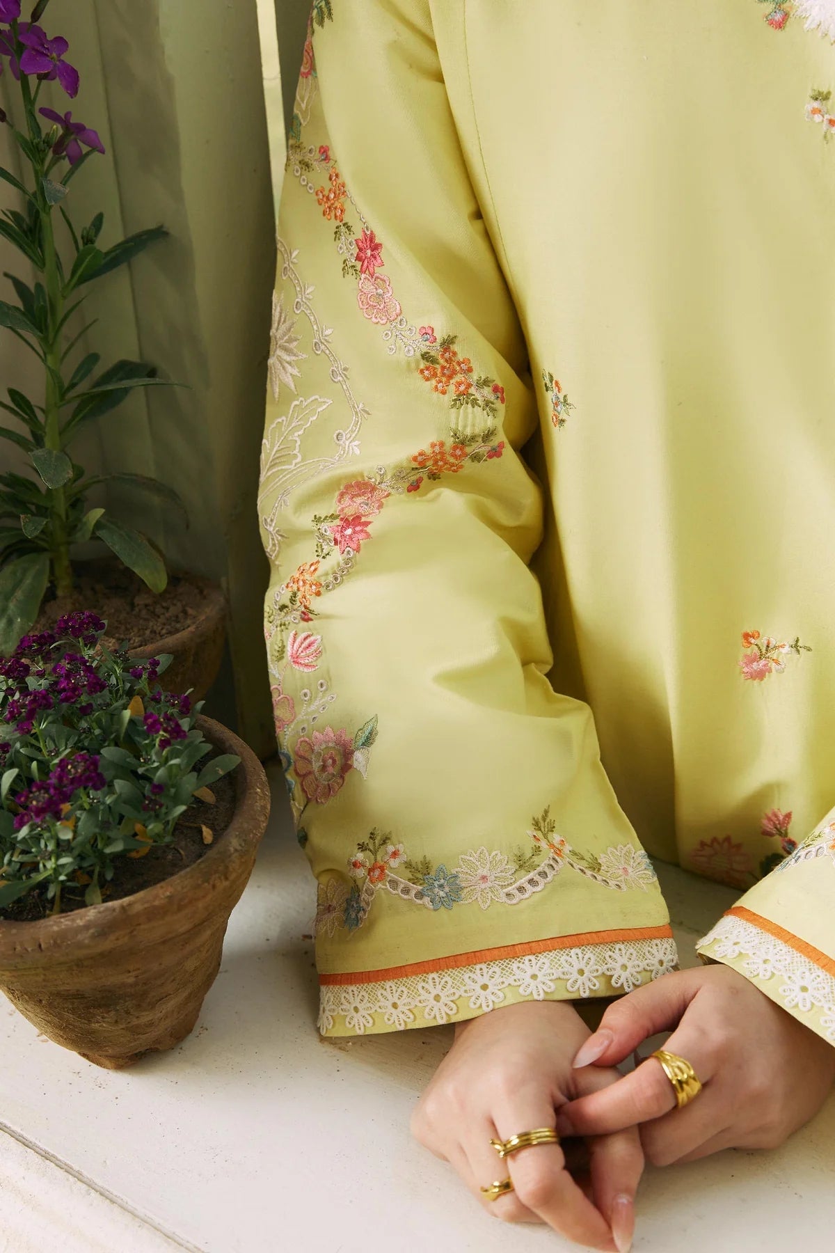 Zara Shahjahan | Coco Lawn 24 | MAHAY-4B