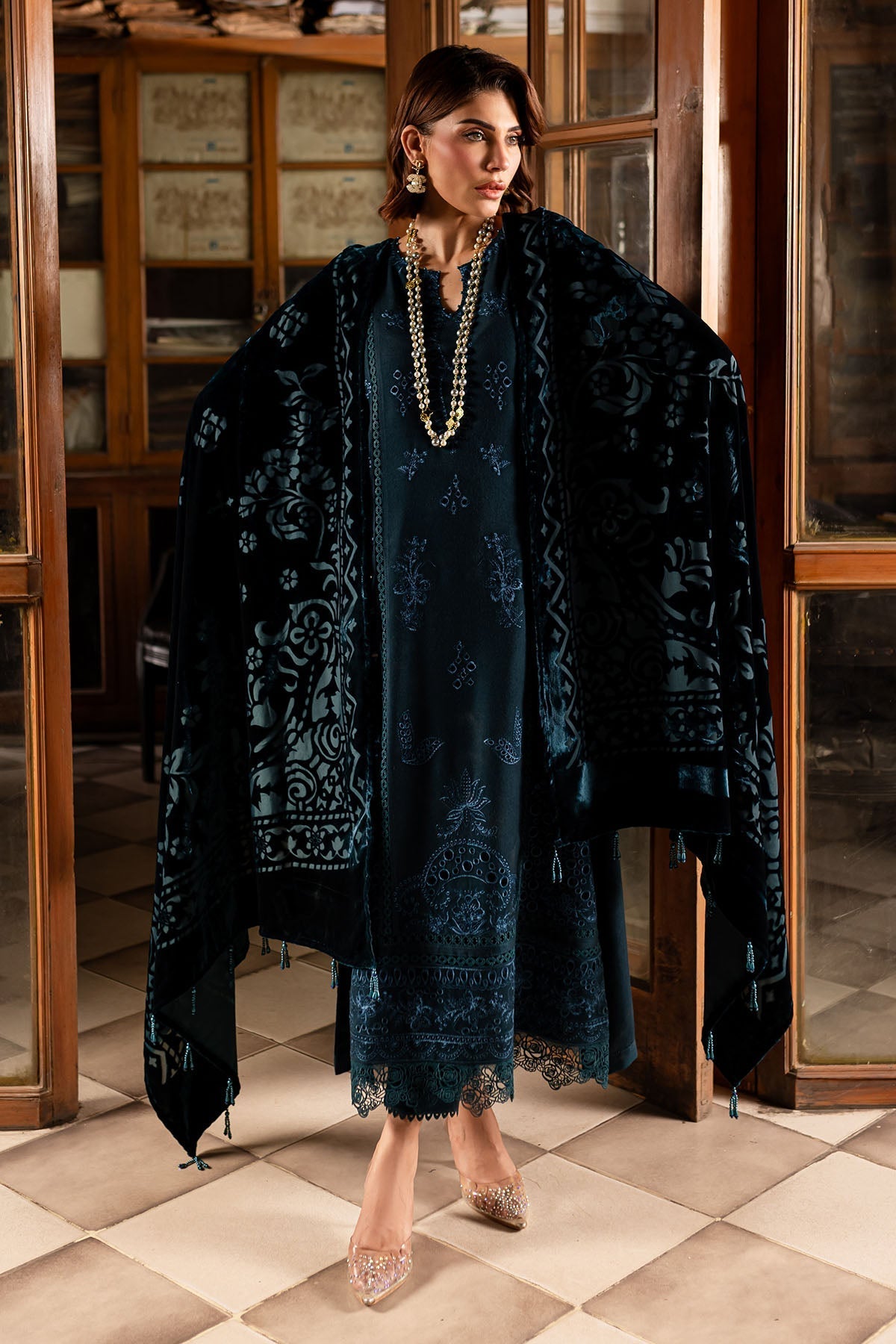 Nureh | Exclusive Shawls |  NE-118