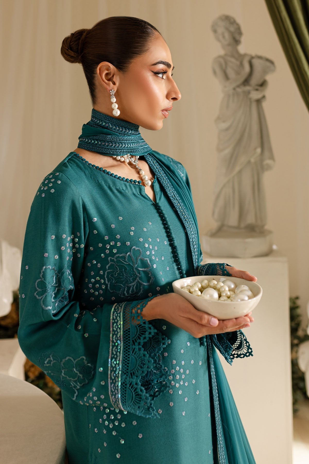 Nureh | Shades of Winter | NP-560