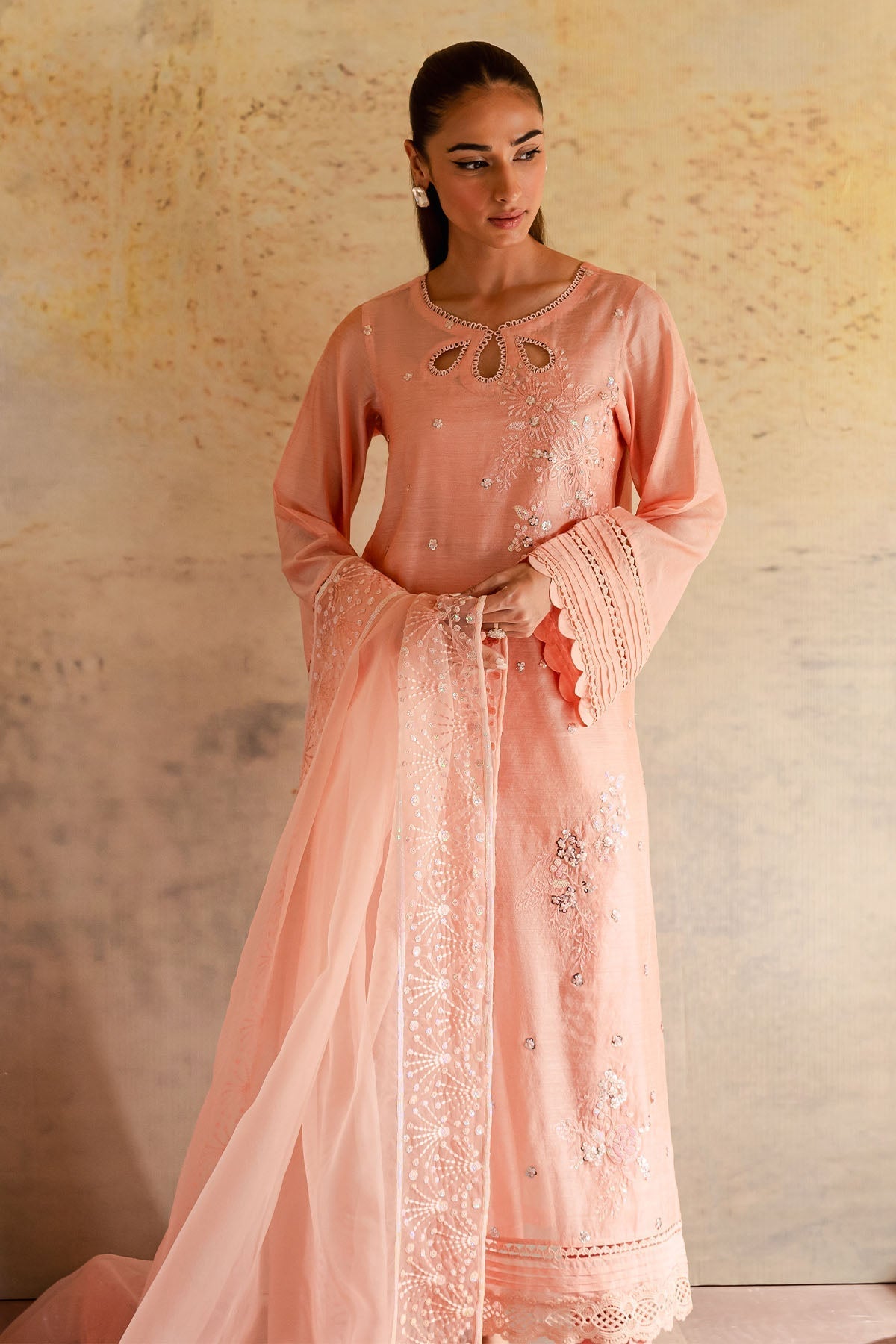 Nureh | Shades of Winter | NP-550