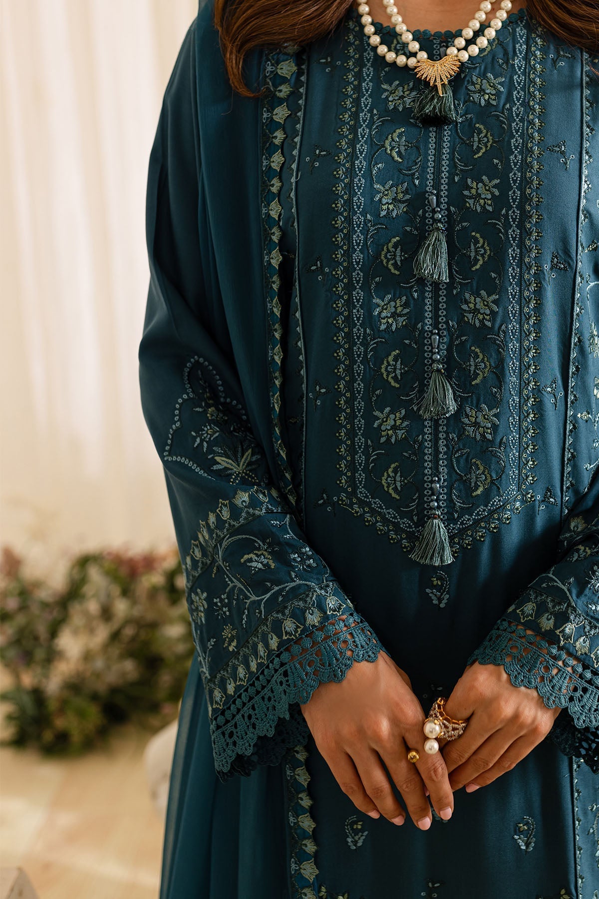 Nureh | Shades of Winter | NP-565