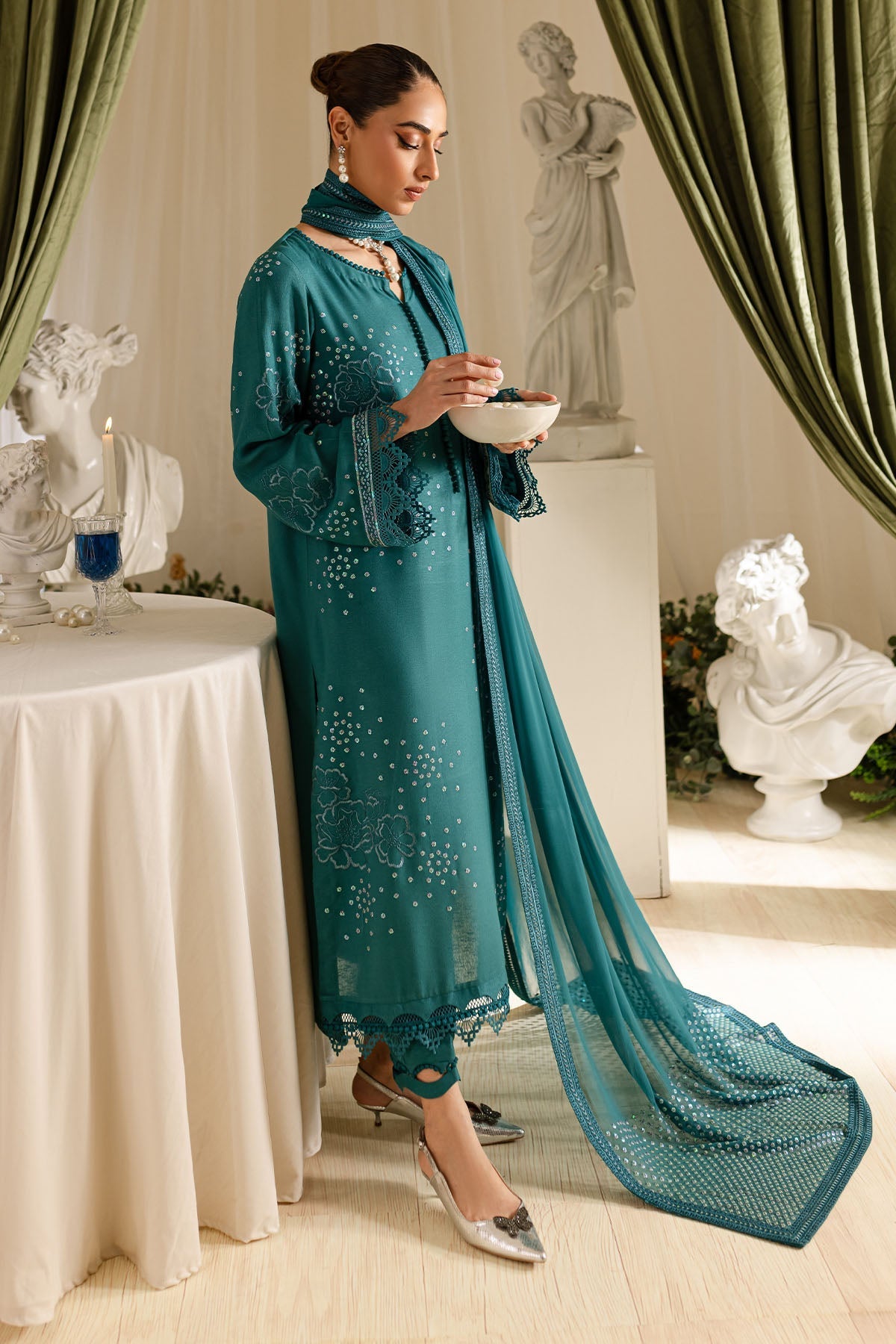 Nureh | Shades of Winter | NP-560