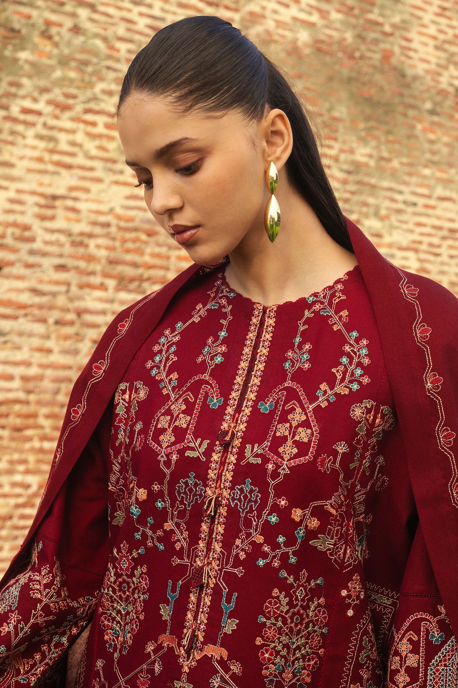 Zara Shahjahan | Winter 24 |  RAHA-D8