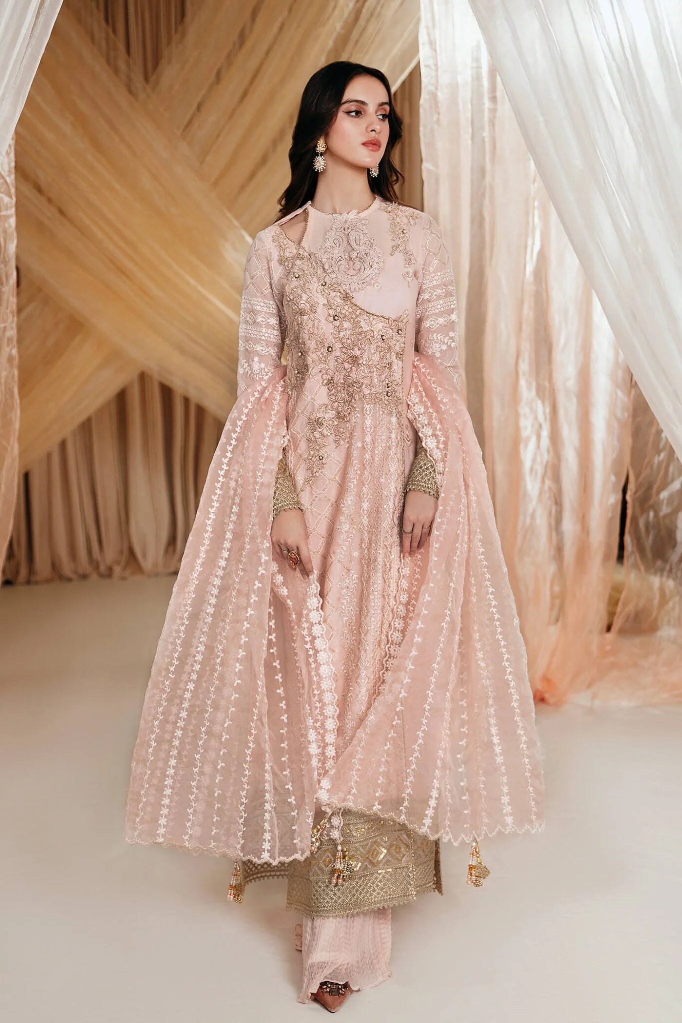 Musferah saad | MYSTERE | ROSE