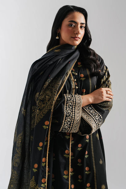 Zeen | Eid ul Adha | EMBROIDERED SUIT 4