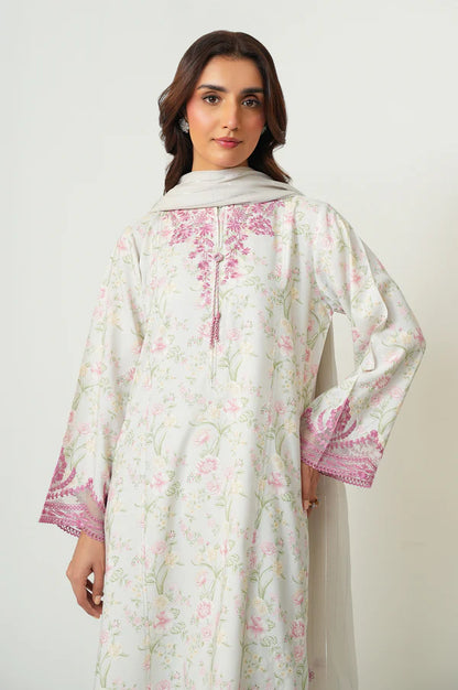Zeen | Eid ul Adha | EMBROIDERED SUIT 8