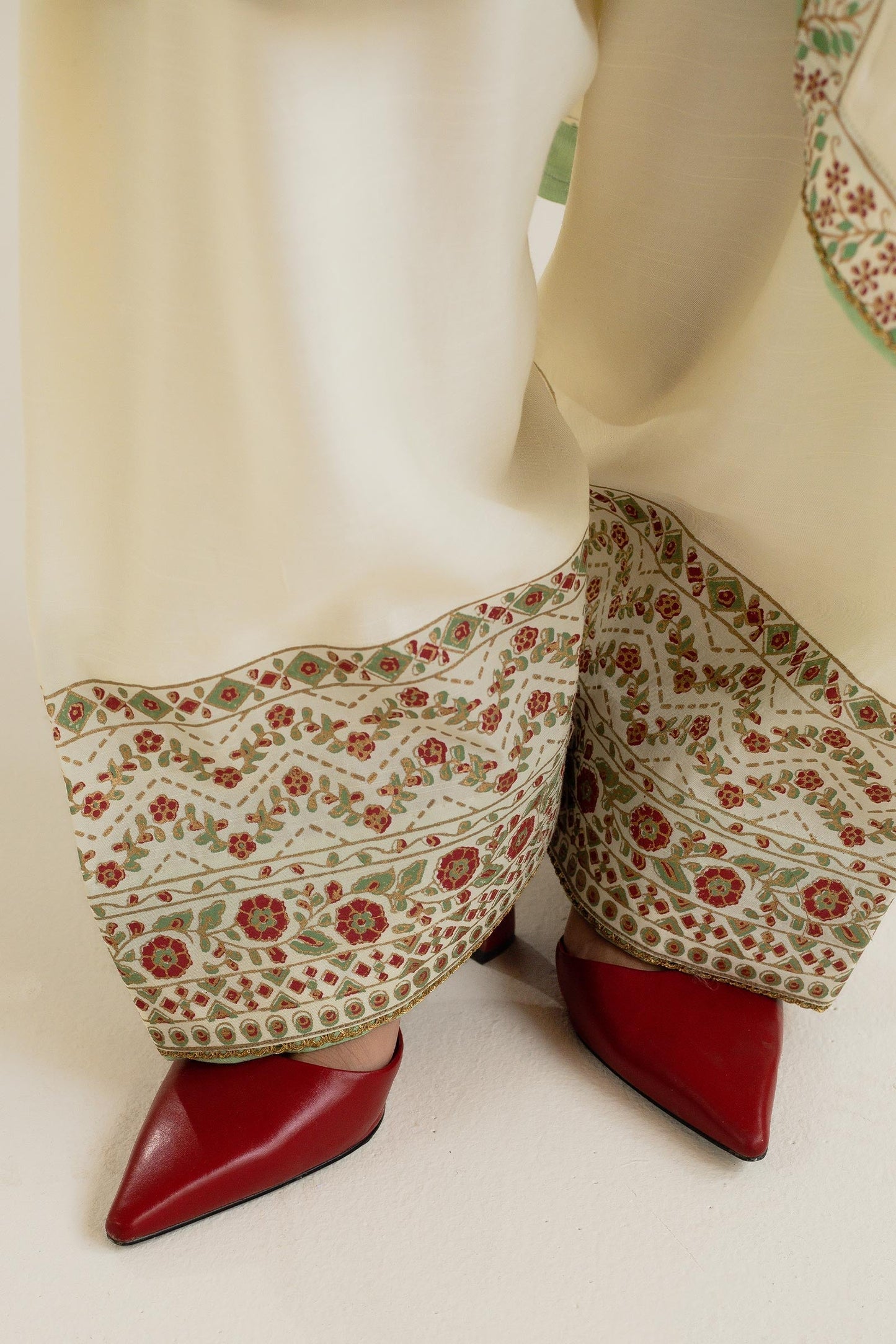 Zara Shahjahan | Handcrafted Suits | ZHC-041