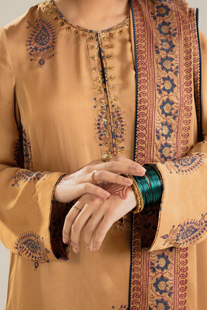 Zara Shahjahan | Handcrafted Suits | ZHC-043