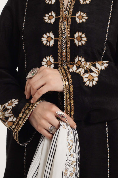 Zara Shahjahan | Handcrafted Suits | ZHC-048