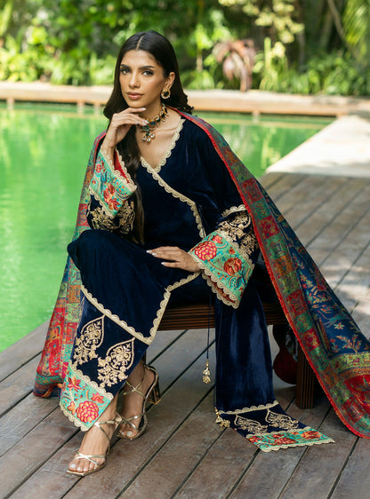 Zainab Chottani | Makhmal Luxe Pret | Farrin