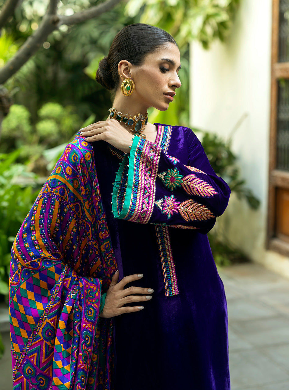 Zainab Chottani | Makhmal Luxe Pret | Rangin