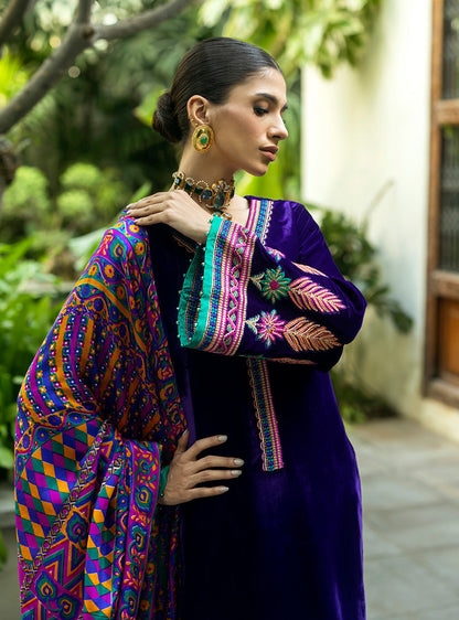 Zainab Chottani | Makhmal Luxe Pret | Rangin