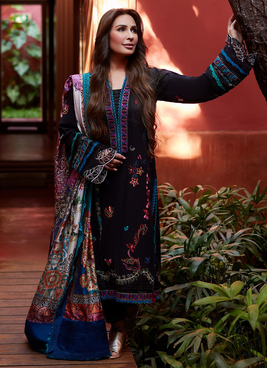 Farah Talib Aziz | Suay Lawn 24 | ILARIA BLACK