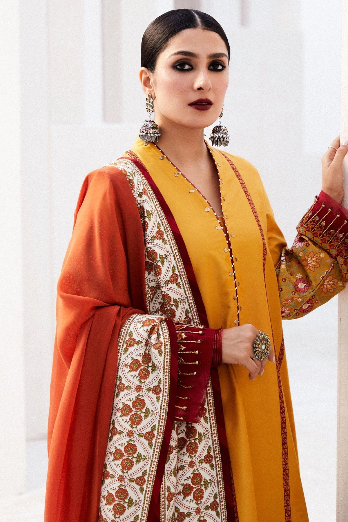 Zara Shahjahan | Luxury Lawn 24 | SANDAL-10A