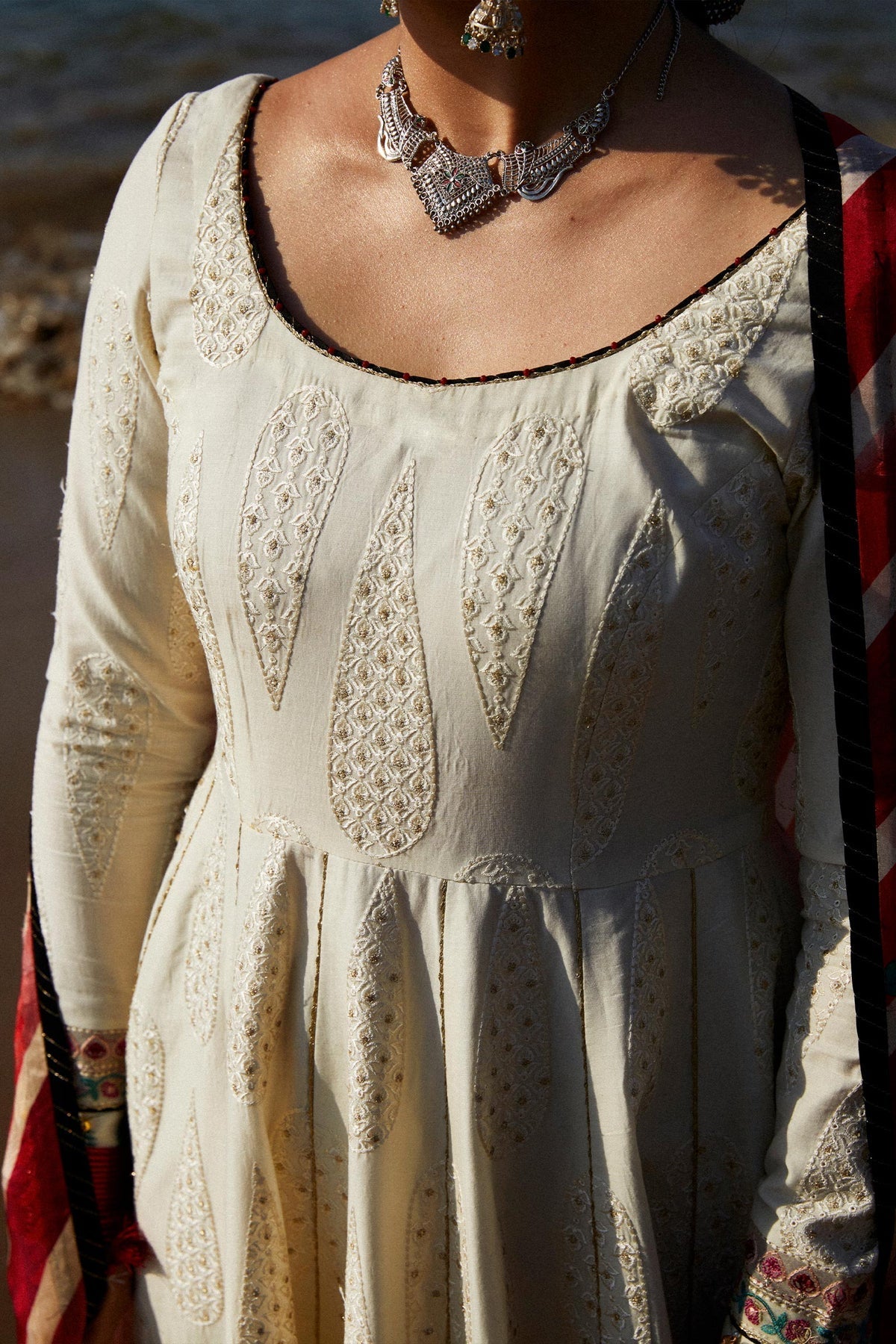 Zara Shahjahan | Luxury Lawn 24 | AAINA-8A