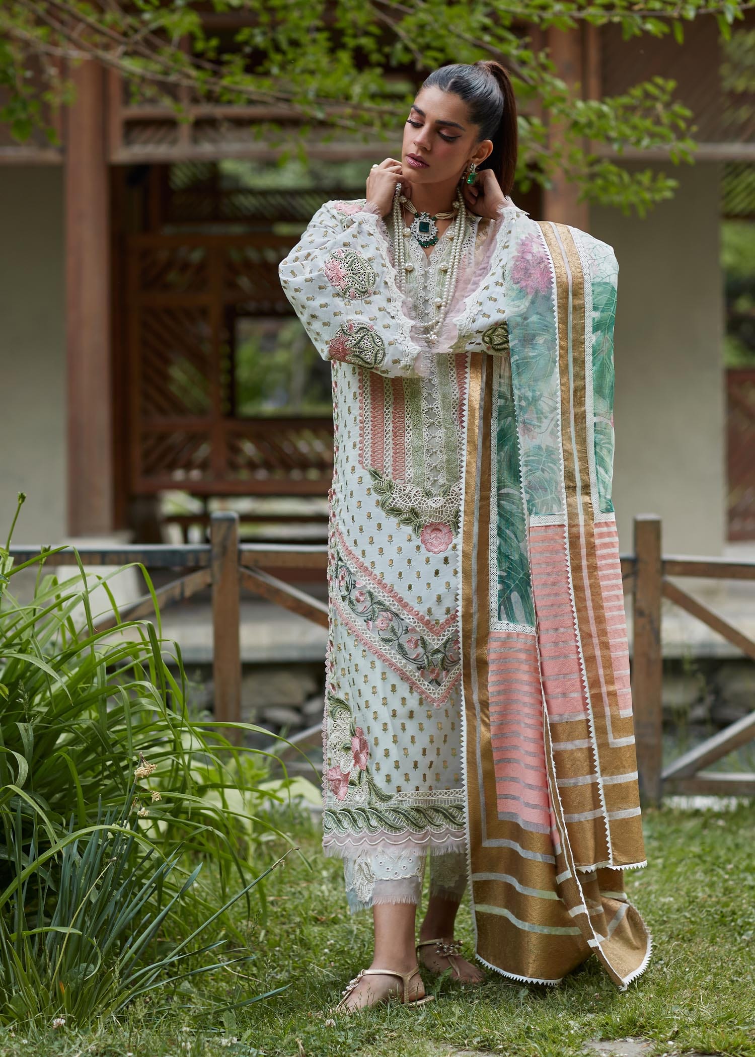 CRIMSON LUXE LAWN Shigar - D5 A Stitched - Riwayat-e-khas