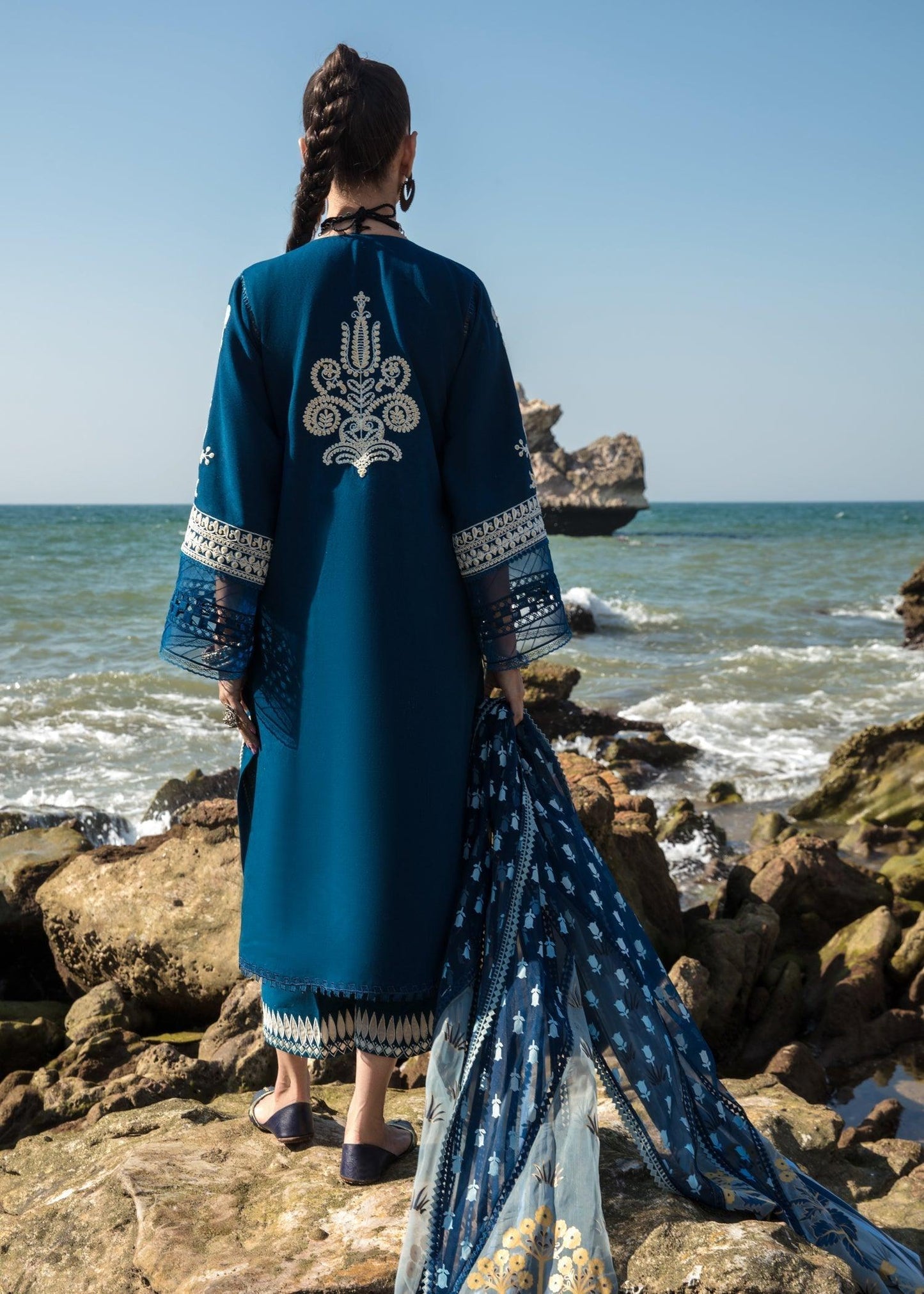 CRIMSON Embroidered Lawn Marori Dreams - D4 A - Riwayat-e-khas