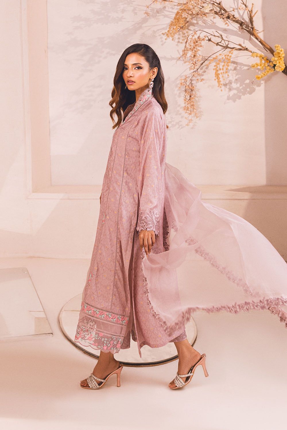 Floral Fantasy - Riwayat-e-khas