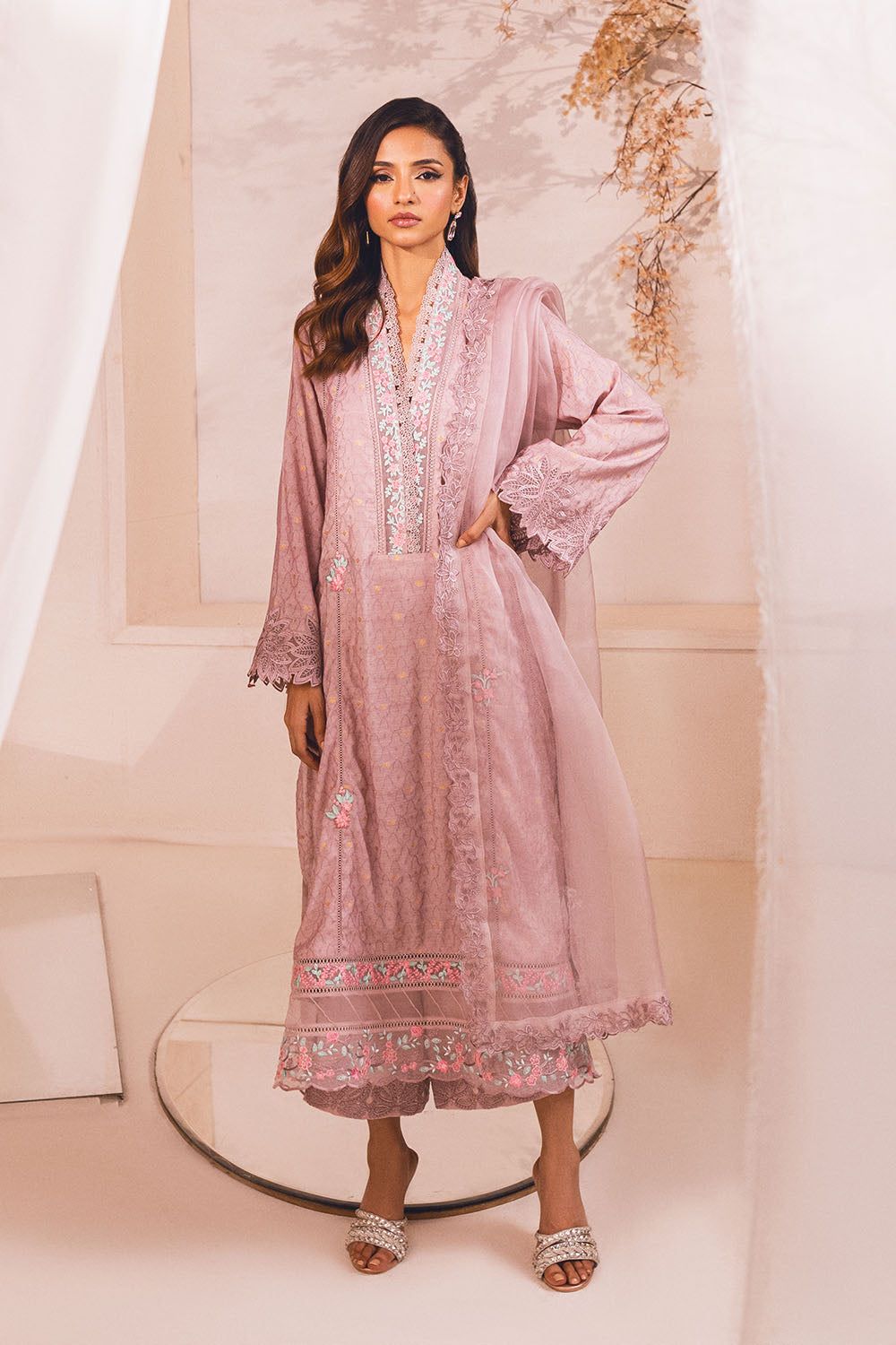 Floral Fantasy - Riwayat-e-khas