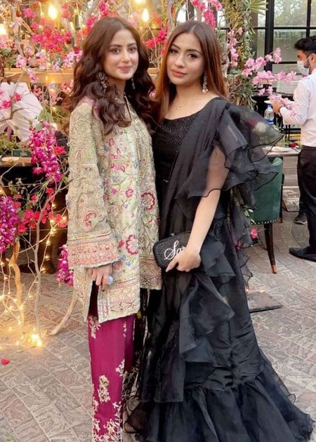 Korean Saree - Riwayat-e-khas