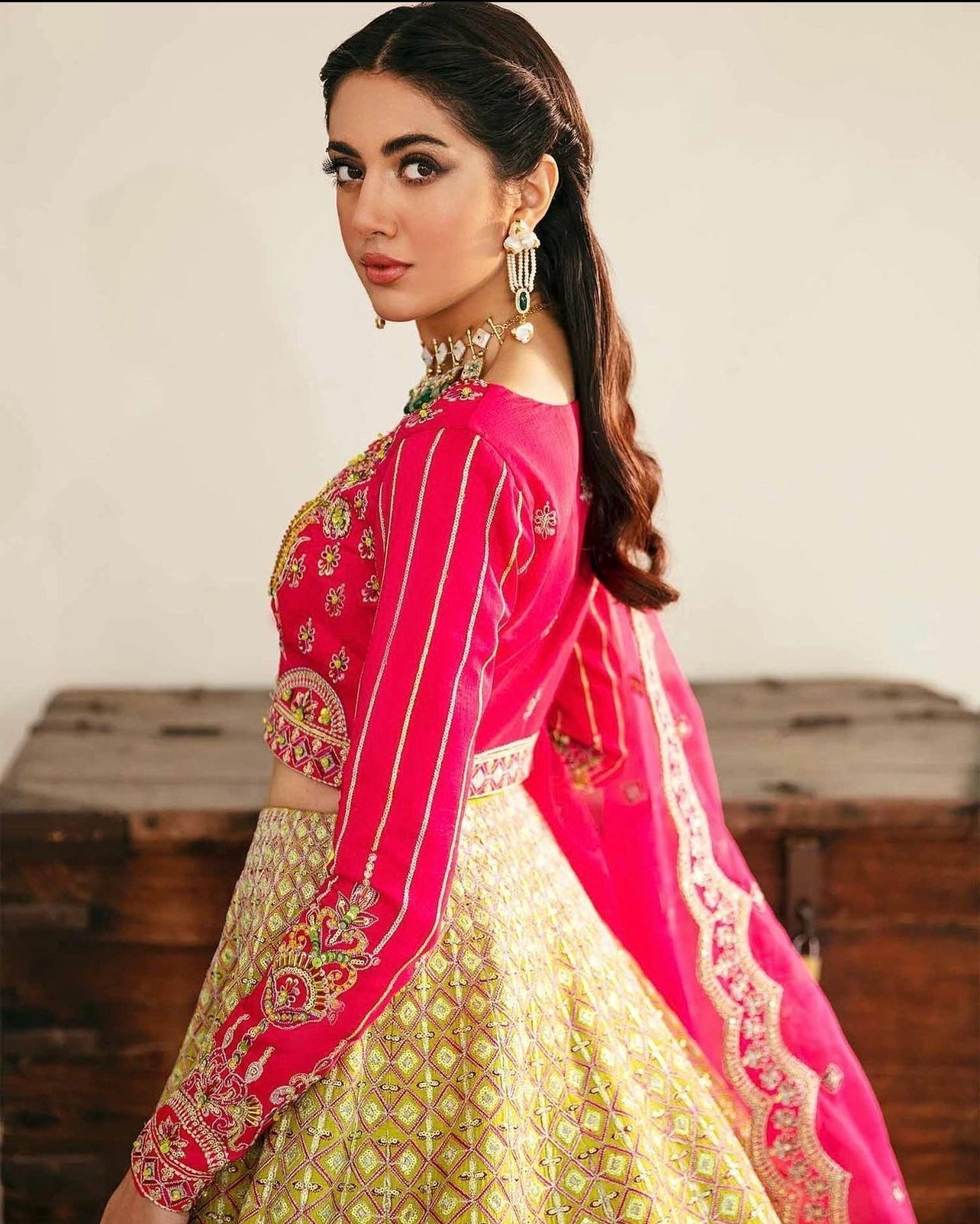 Elara - Riwayat-e-khas