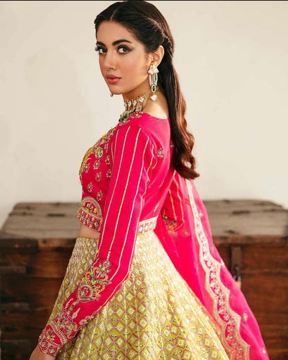 Elara - Riwayat-e-khas